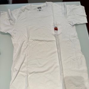 Uniqlo x Kaws x seasme street elmo t shirt
